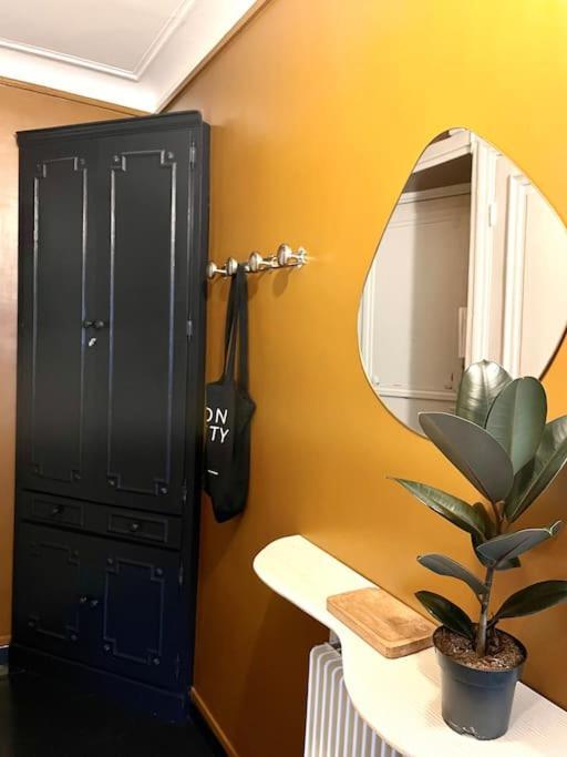 Apartment Parishome! Double Balcony, Art & Designer Touches Paris